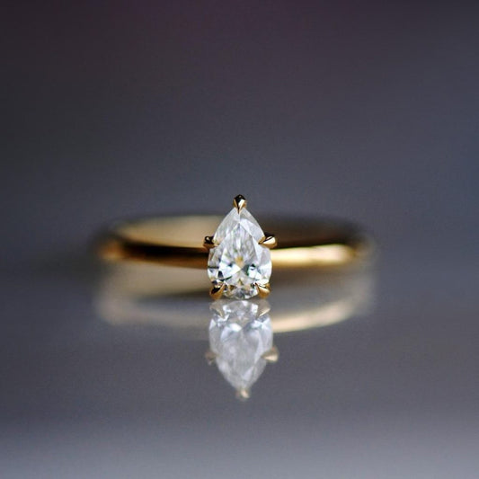 A PERFECTLY BEAUTIFUL, BESPOKE & UNIQUE ENGAGEMENT RING - Andrew Geoghegan