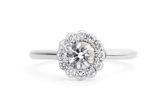 Andrew Geoghegan Cannele Twist unique engagement ring reviewed by Steve Austin, with a modern twist design