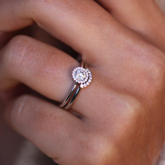 Christopher's review of British engagement and wedding rings by Andrew Geoghegan featuring Cannele design